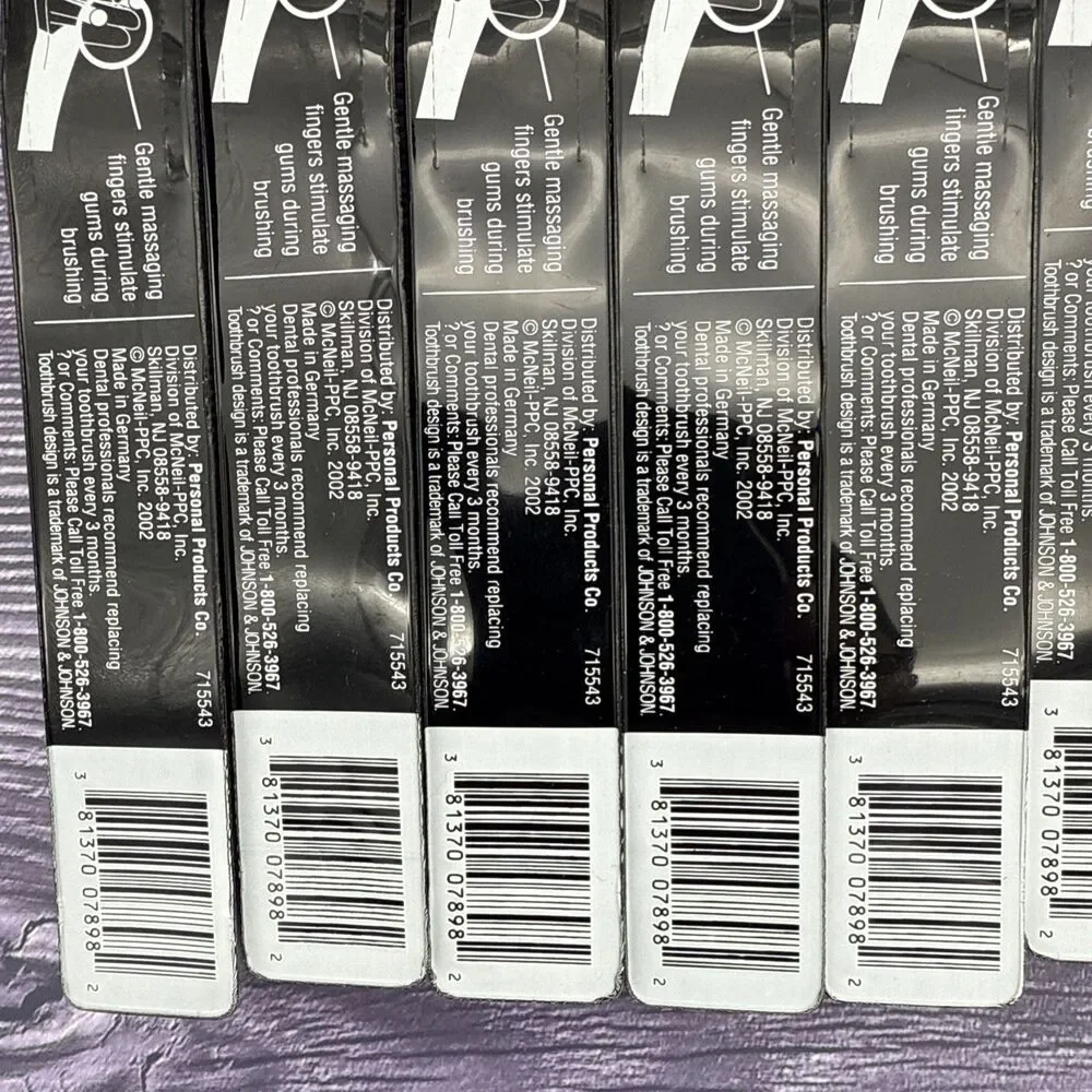 8 LOT Vintage Reach MAX (81) Medium Full Head Beyond Clean Massaging Gums 2002